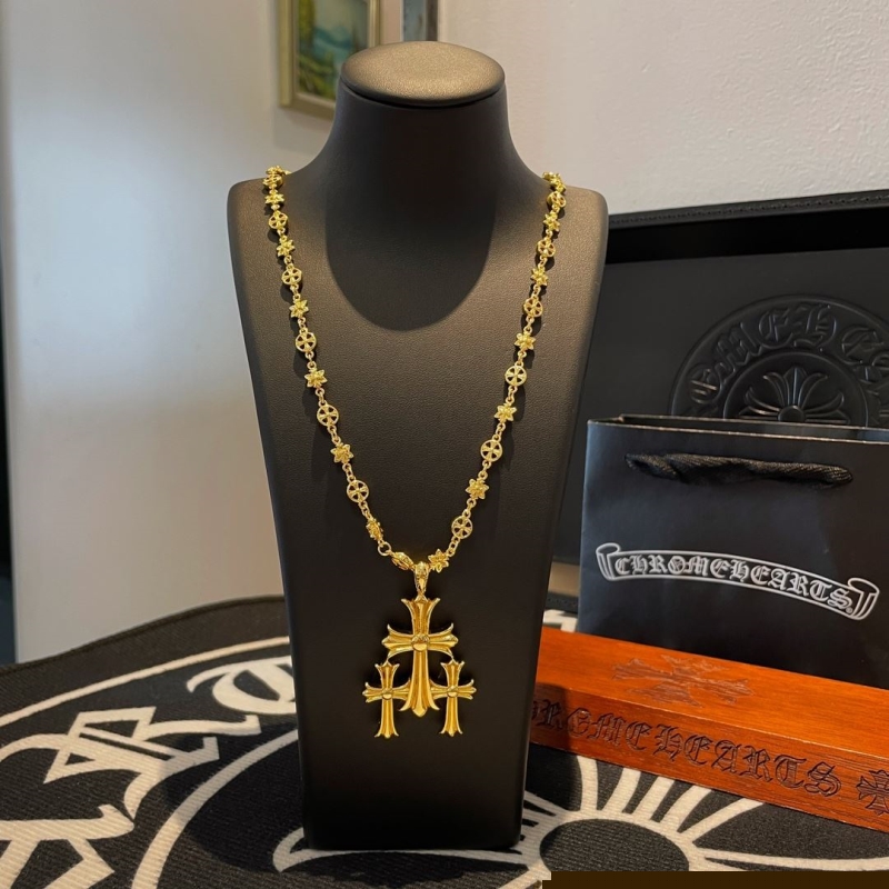 Ch**me He**ts necklaces